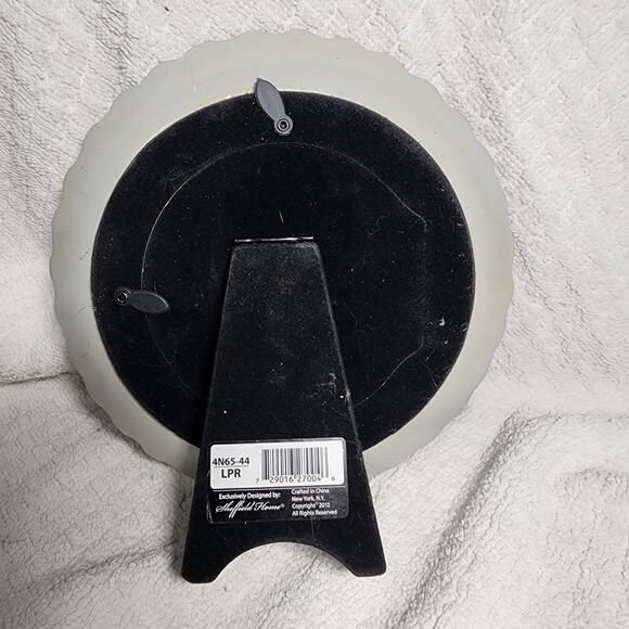 SHEFFIELD HOME 7.5” Round Ceramic Frame For 4 X 4 Picture Pale Green - Picture 4 of 5